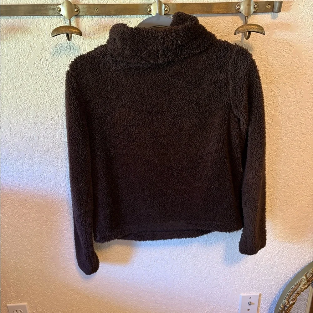 ALO Yoga Women's Sherpa Brown Turtleneck Sweater - Picture 5 of 5
